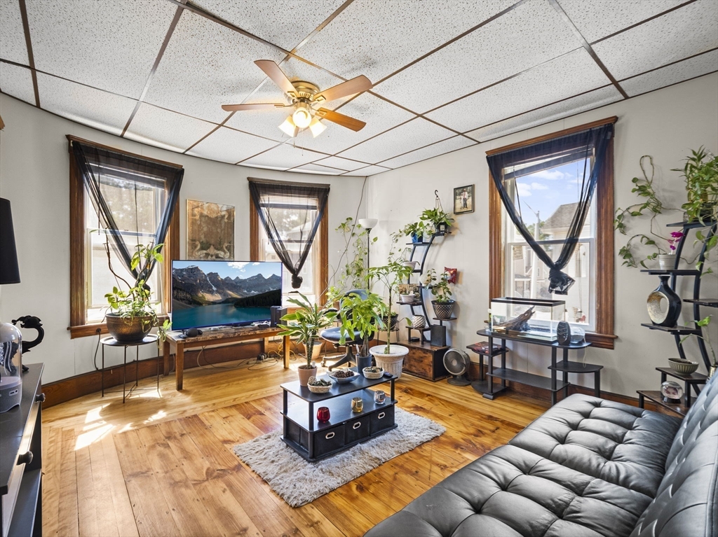 8 Douglas Street Worcester, MA 01603 - Photo 18 of 42