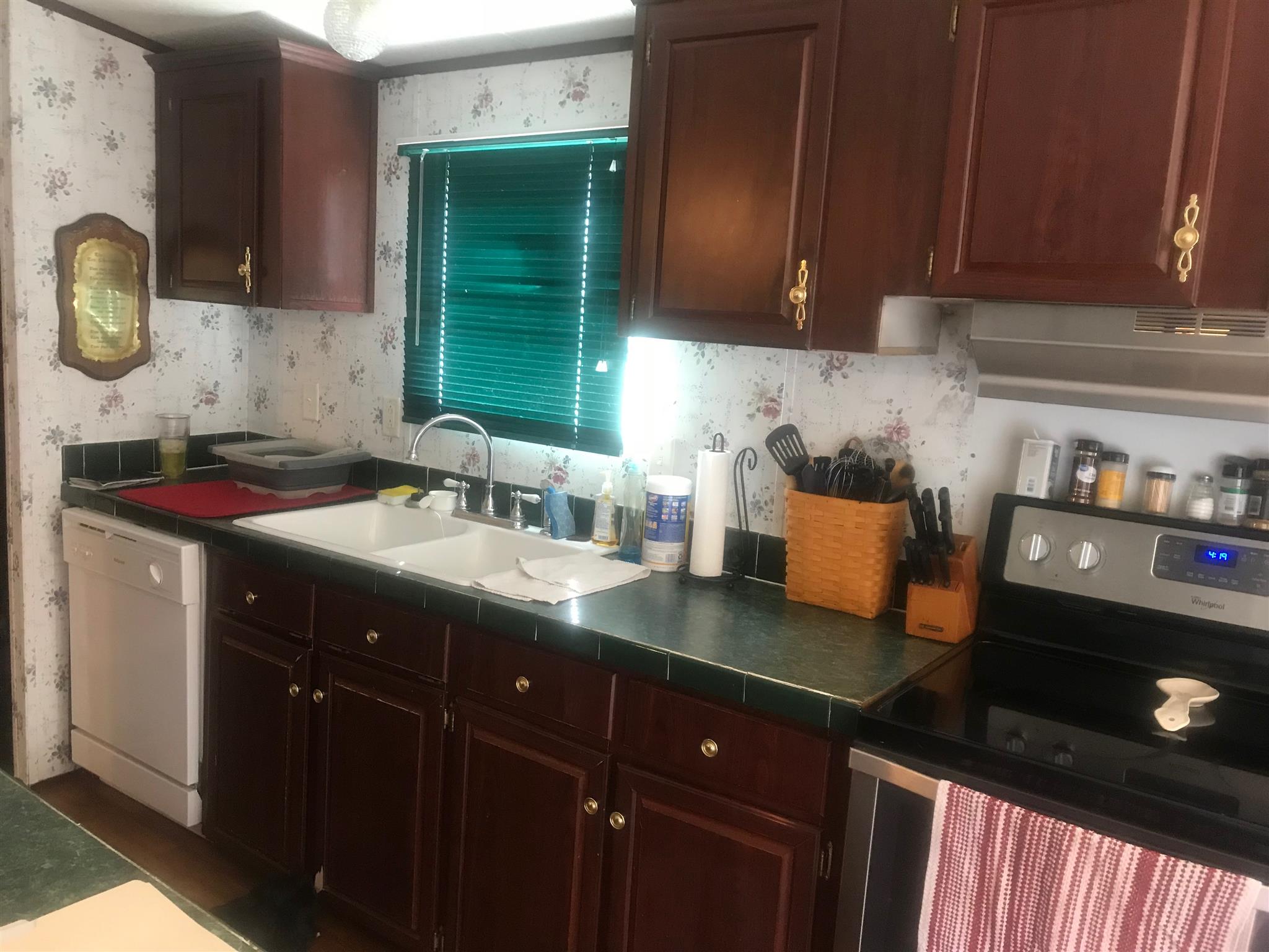 7596 Franklin Road Mount Juliet, TN 37122 - Photo 6 of 16 a kitchen with a sink and a stove