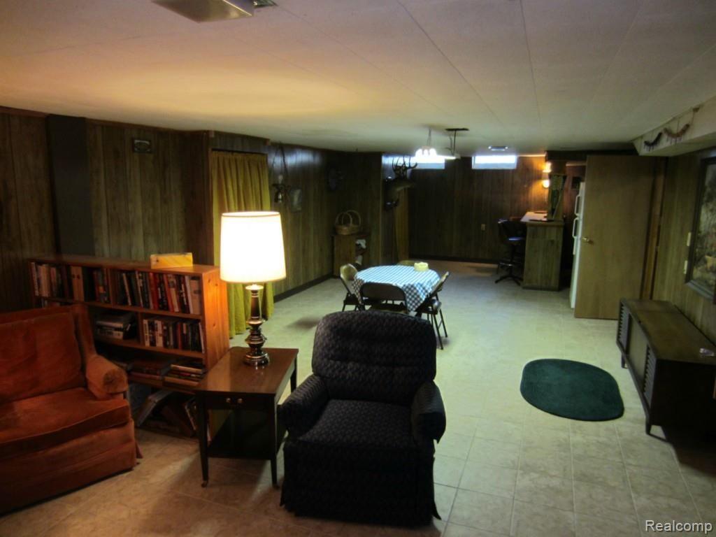 28344 Farmington Road Farmington, MI 48334 - Photo 11 of 20 IMG_2136.jpg