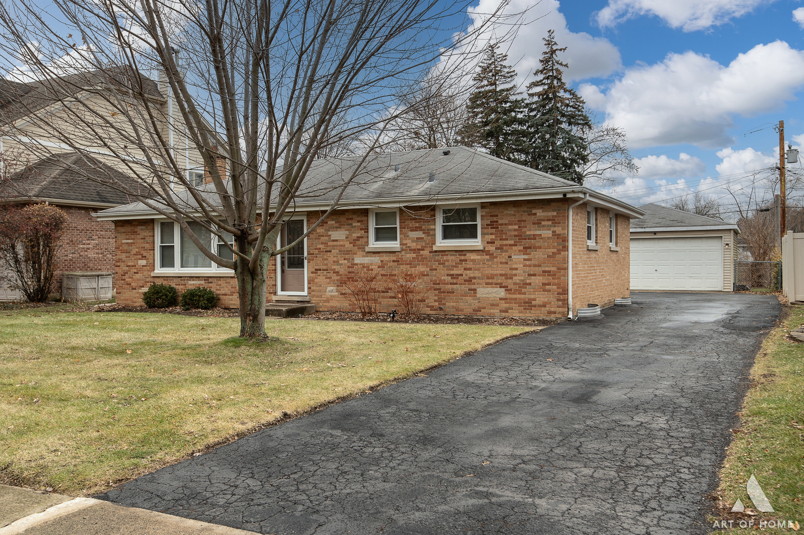 520 Spring Street Roselle, IL 60172 - Photo 1 of 37 Gallery Image 1