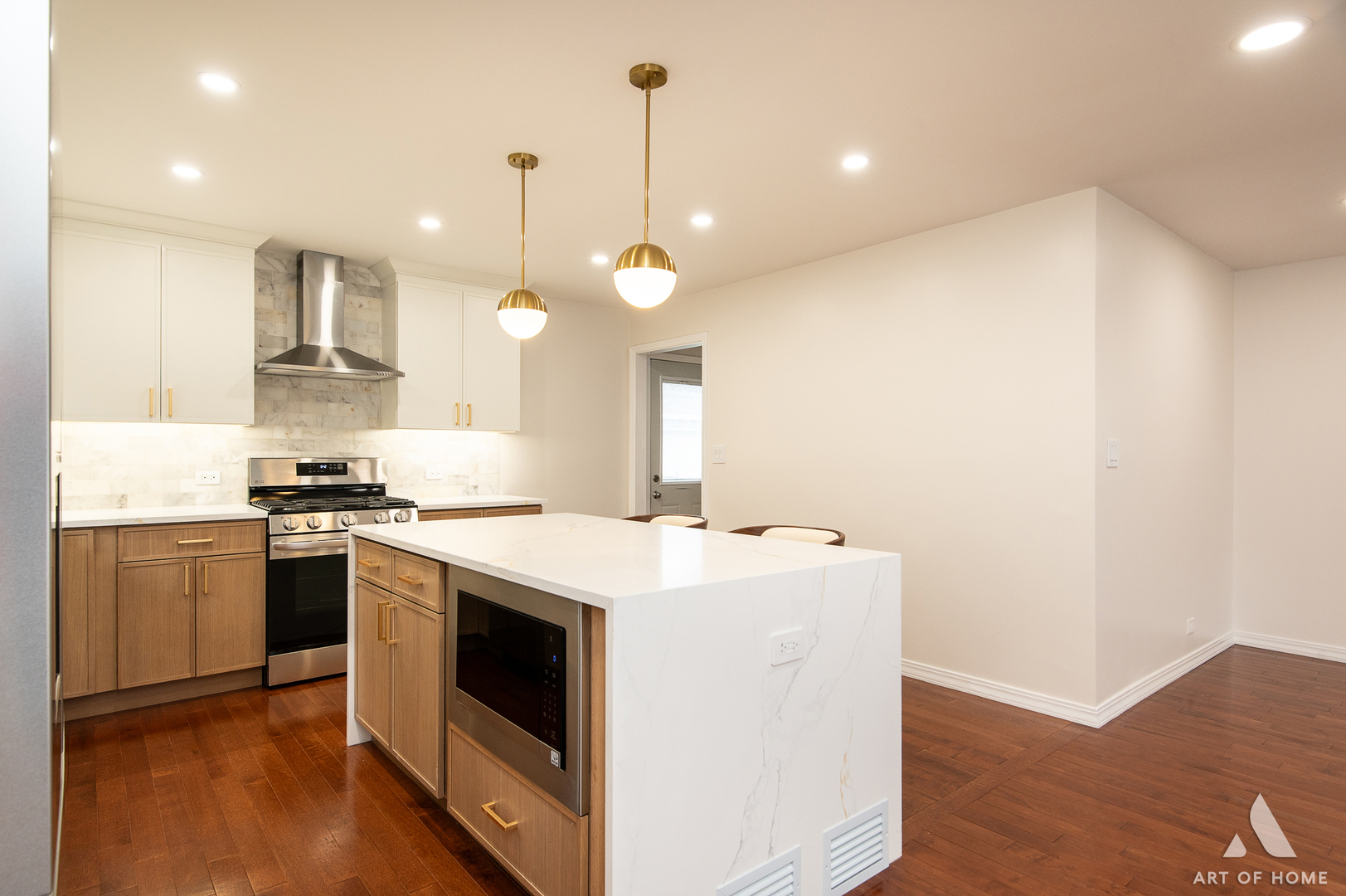 520 Spring Street Roselle, IL 60172 - Photo 7 of 37 Gallery Image 7