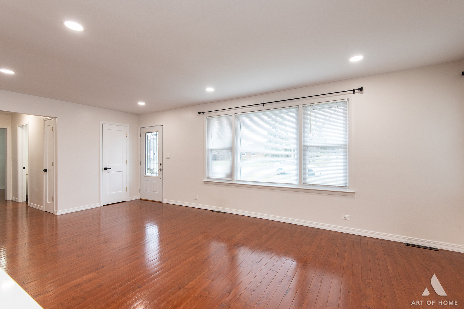 520 Spring Street Roselle, IL 60172 - Photo 8 of 37 Gallery Image 8