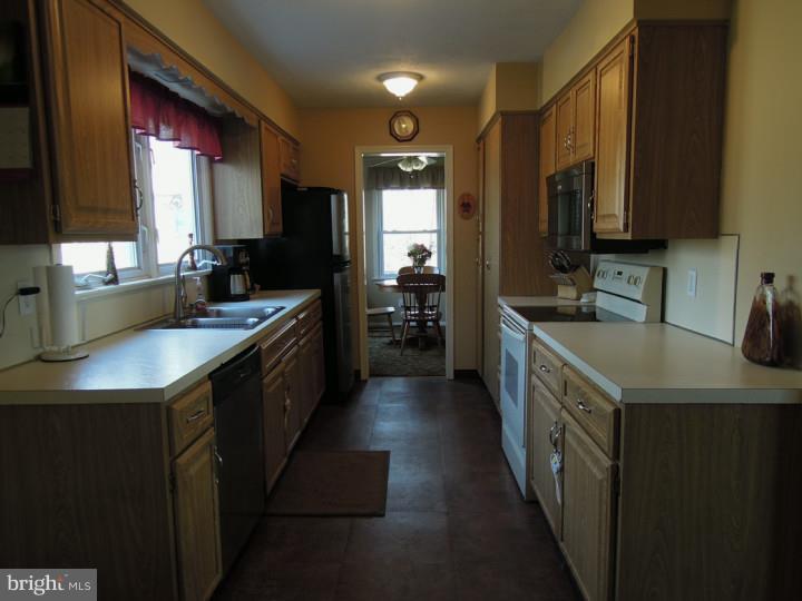155 Portzer Road Quakertown, PA 18951 - Photo 6 of 25 Kitchen