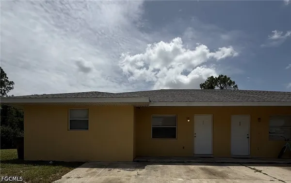 $1,400 | 5105 30th Street Southwest, Lehigh Acres, FL 33973