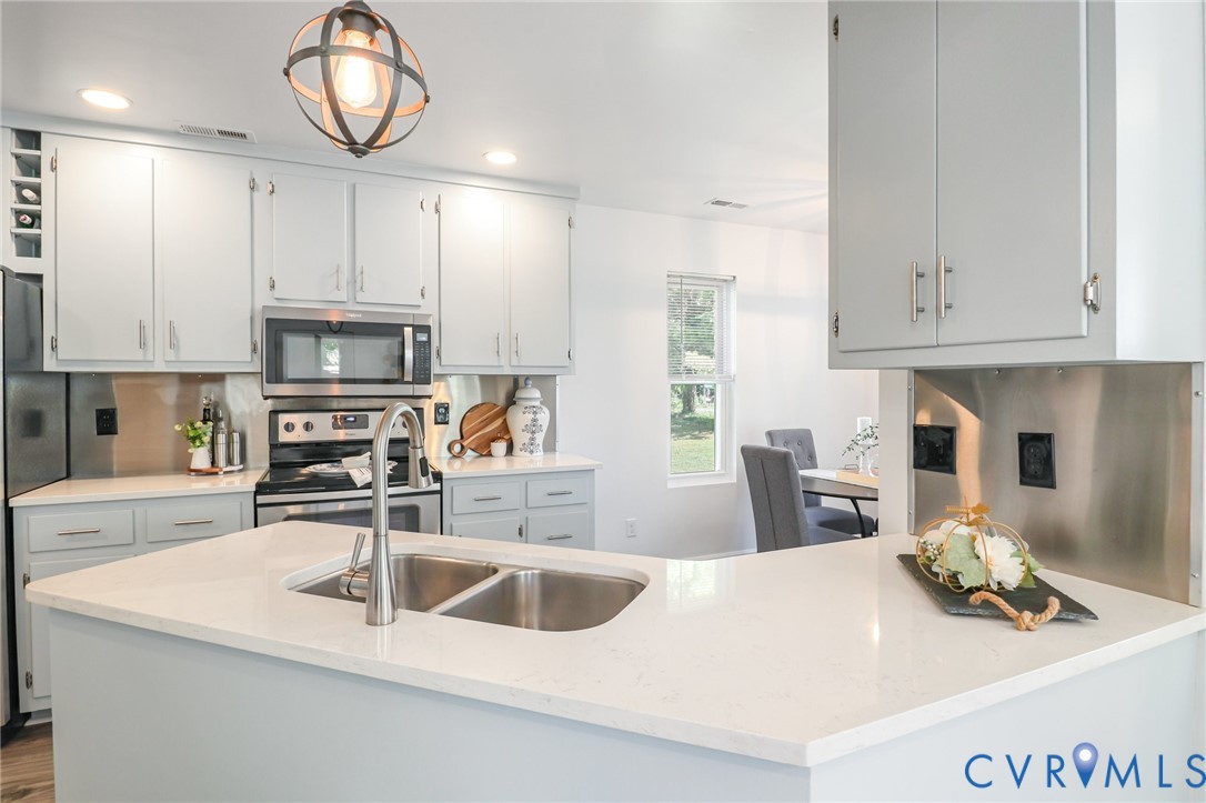 10906 Timonium Drive Chester, VA 23831 - Photo 5 of 28