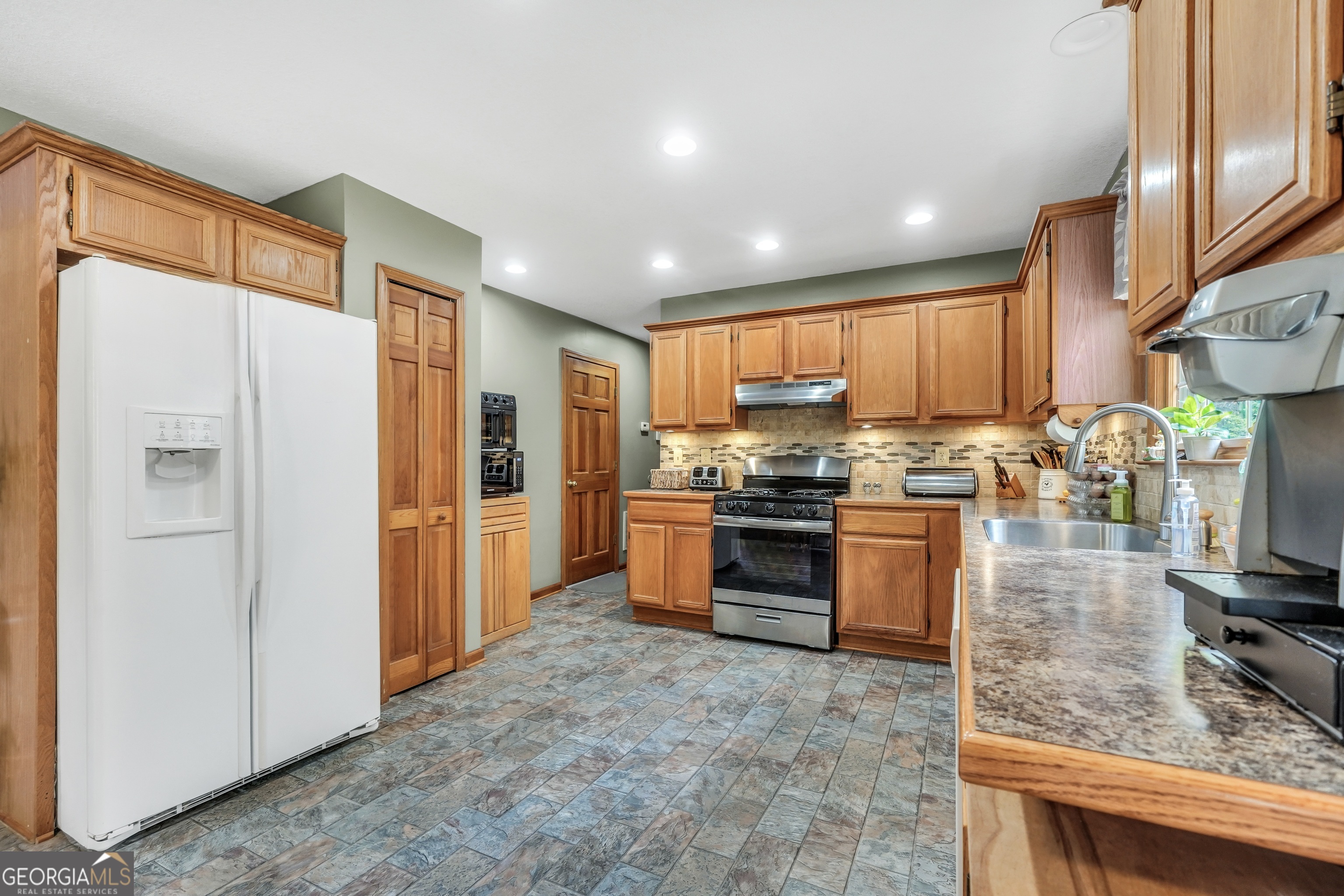 835 Stallsworth Road McDonough, GA 30252 - Photo 11 of 62