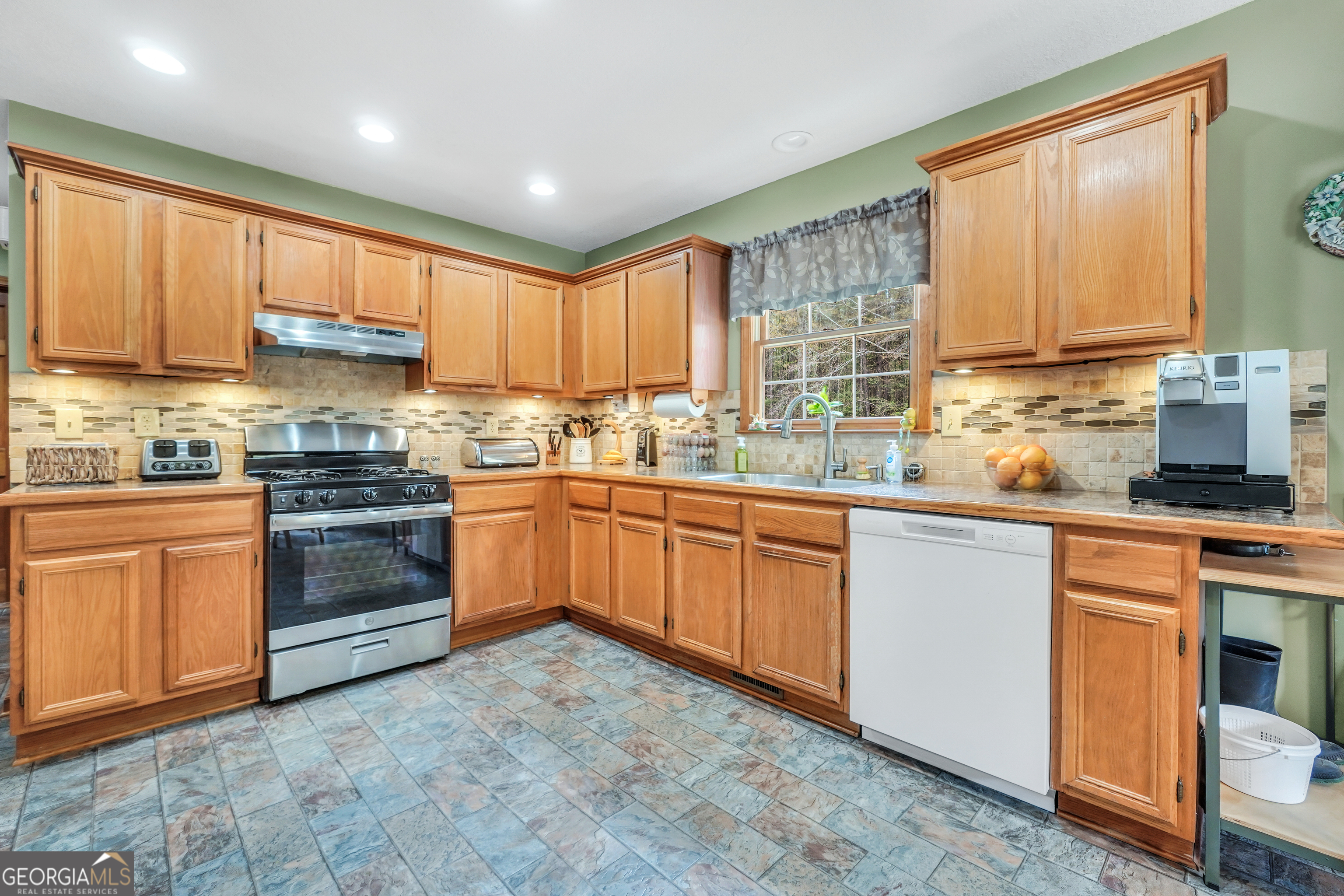 835 Stallsworth Road McDonough, GA 30252 - Photo 10 of 62