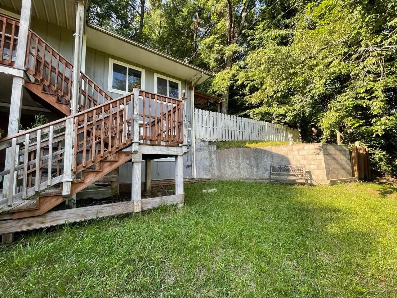116 Edgewood Road Middlesboro, KY 40965 - Photo 2 of 30 IMG_3302