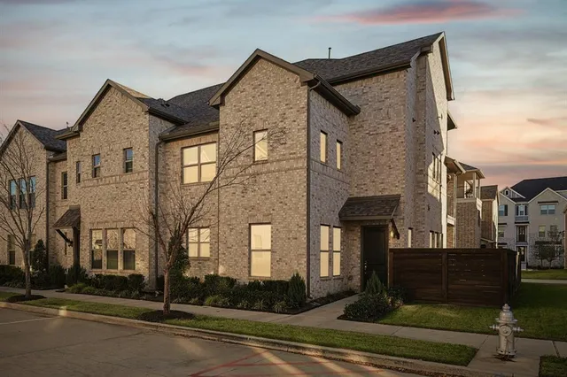 $689,000 | 2417 Merriweather Lane, Flower Mound, TX 75028