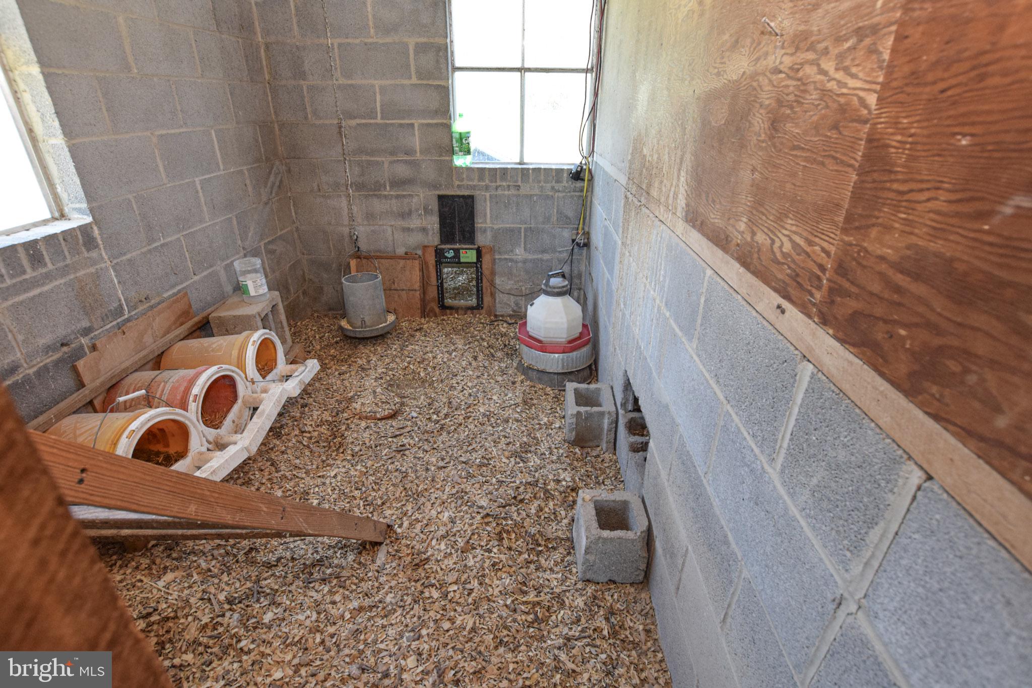 894 Files Cross Road Martinsburg, WV 25404 - Photo 37 of 40