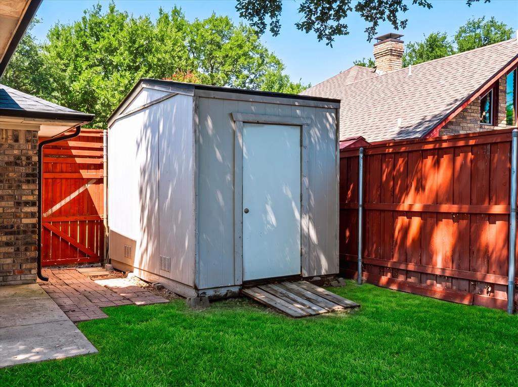 10216 Shadow Way Dallas, TX 75243 - Photo 38 of 40 Gallery Image 38