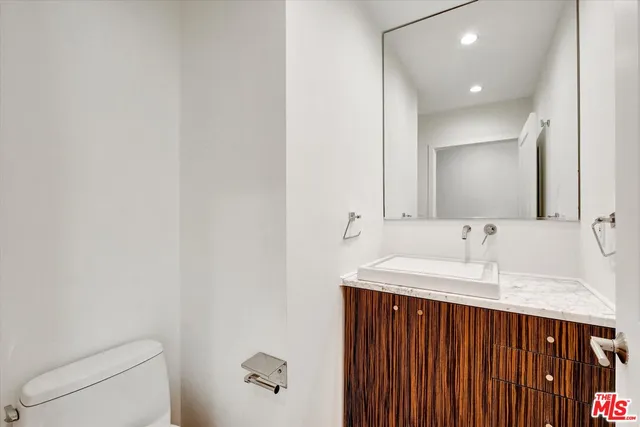 $5,500 | 5400 West 82nd Street, Los Angeles, CA 90045