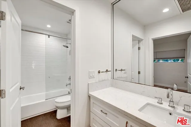 $5,500 | 5400 West 82nd Street, Los Angeles, CA 90045