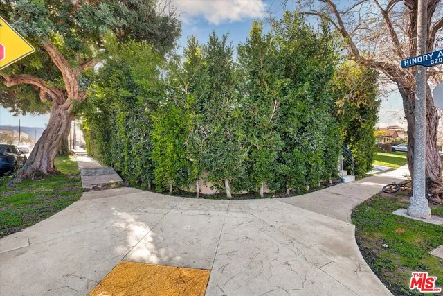 $5,500 | 5400 West 82nd Street, Los Angeles, CA 90045