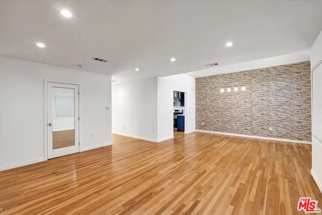 $5,500 | 5400 West 82nd Street, Los Angeles, CA 90045