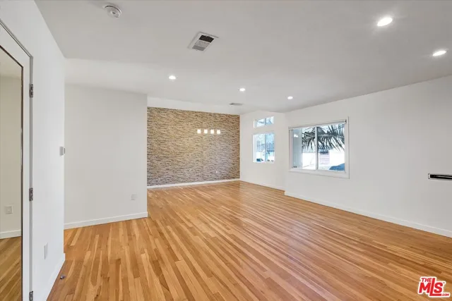 $5,500 | 5400 West 82nd Street, Los Angeles, CA 90045