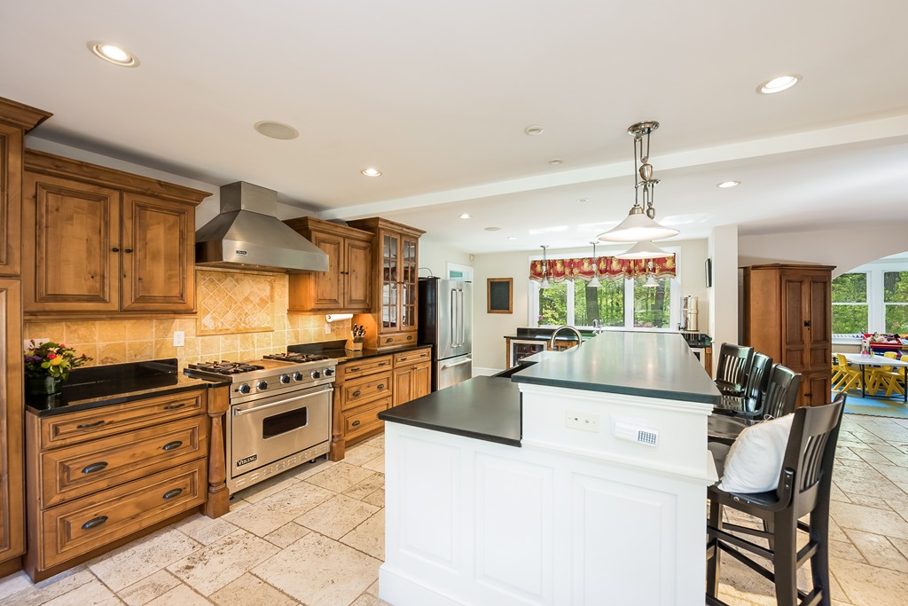 21 Woodholm Road Manchester, MA 01944 - Photo 6 of 30 Gallery Image 6
