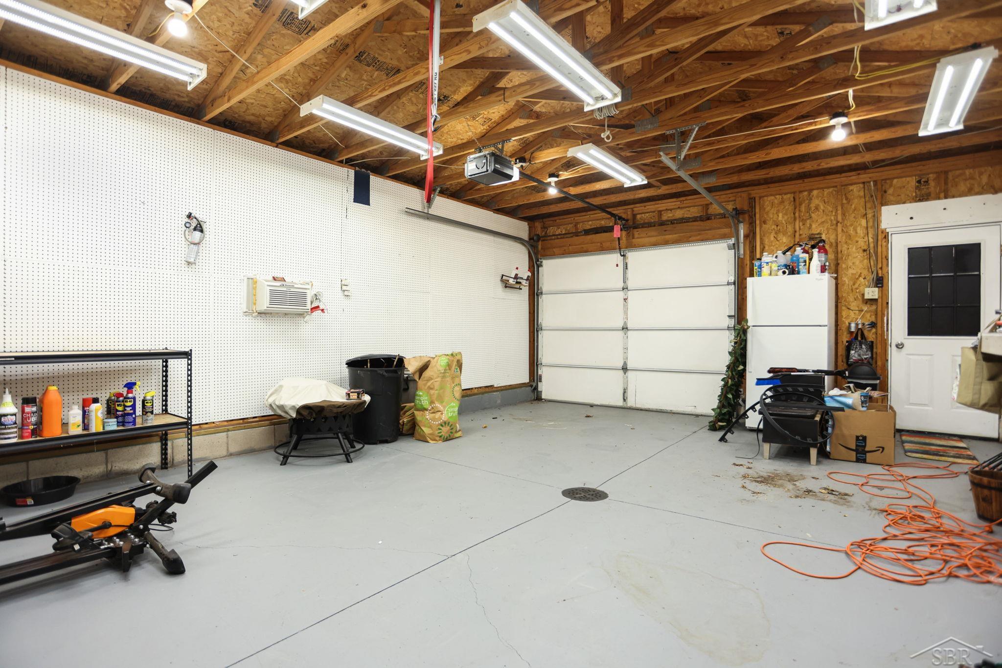 415 North Hampton Street Bay City, MI 48708 - Photo 21 of 23 50099038-20.JPG