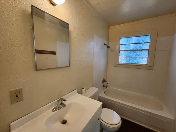 $1,800 | 1516 Lindsey Street, Denton, TX 76205