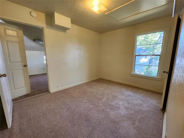 $1,800 | 1516 Lindsey Street, Denton, TX 76205