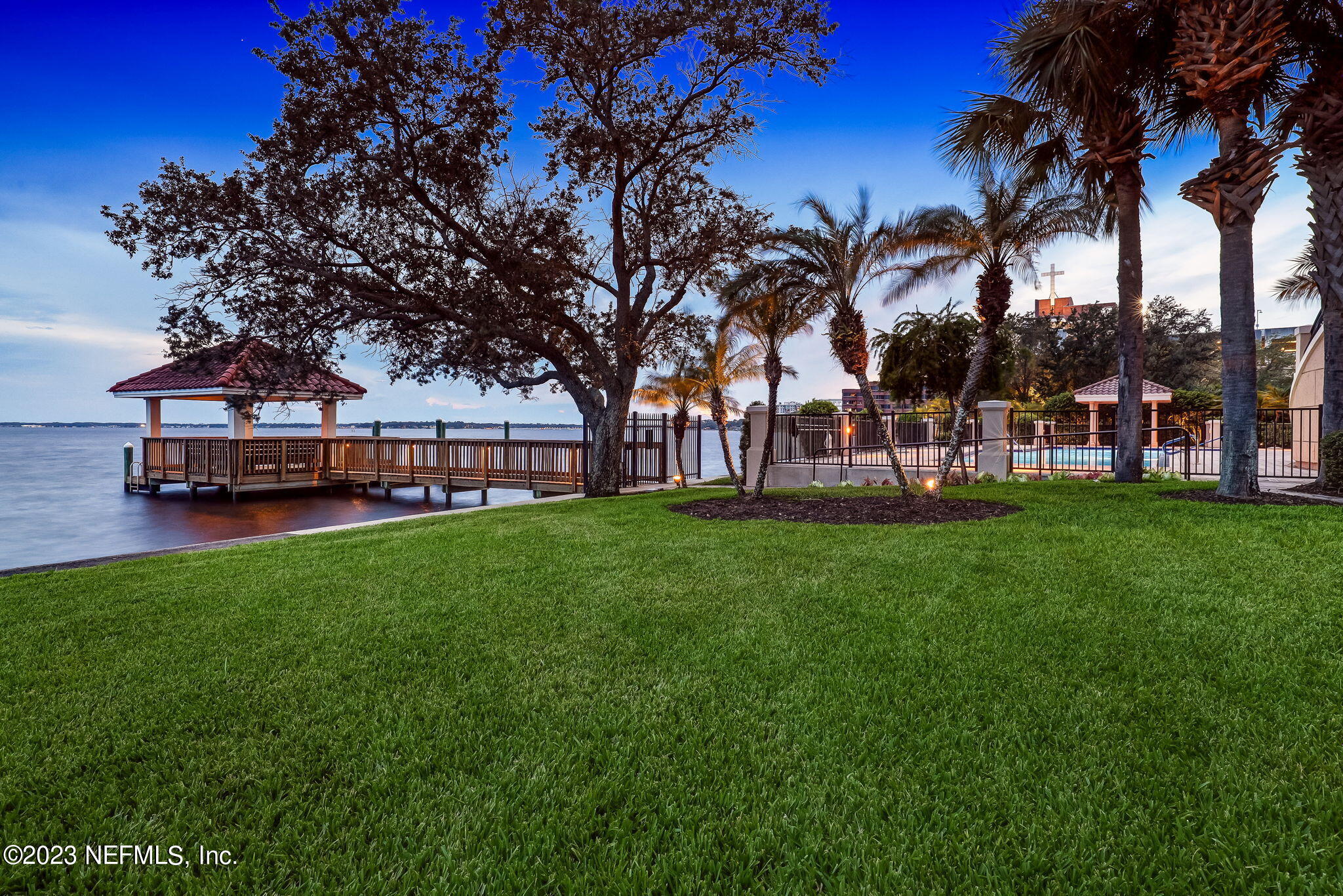 2358 Riverside Avenue, Unit 401 Jacksonville, FL 32204 - Photo 82 of 92 a view of a park with palm trees