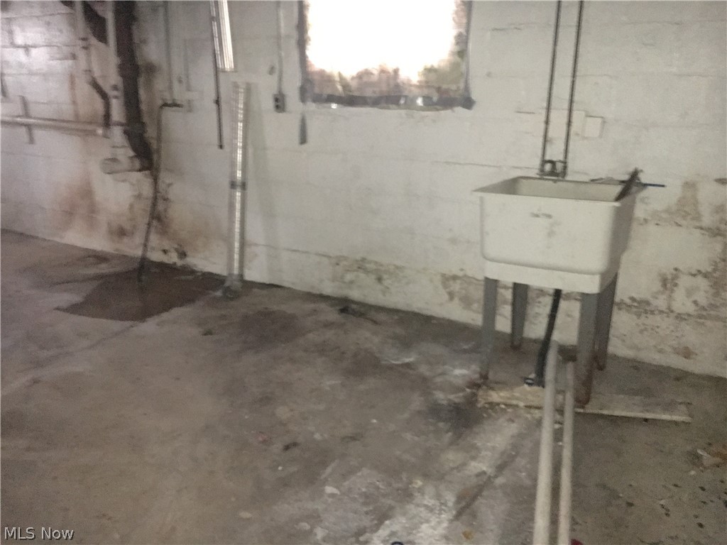 2279 Elm Road Northeast Warren, OH 44483 - Photo 24 of 26 Gallery Image 24