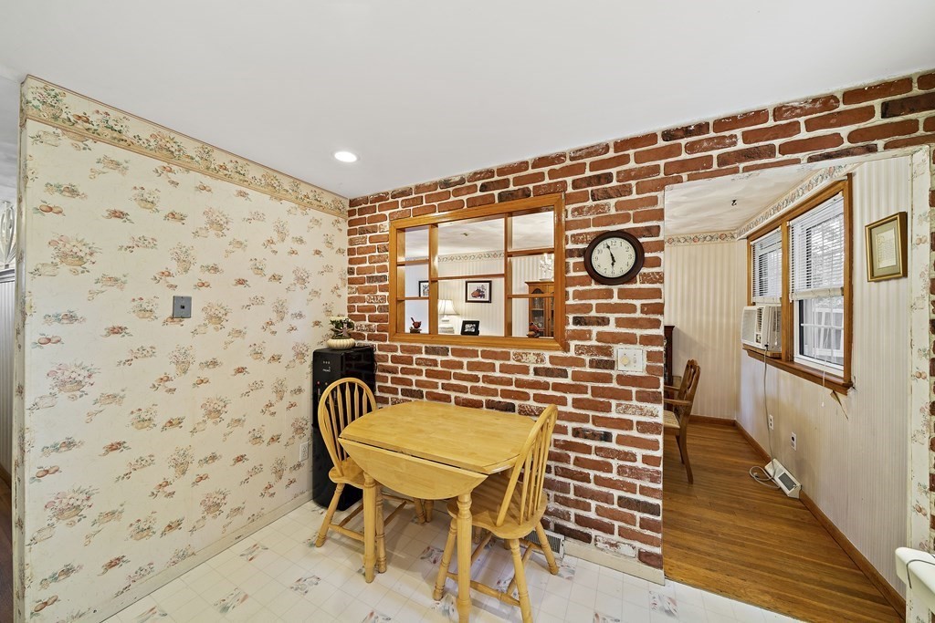 4 Oak Grove Road Randolph, MA 02368 - Photo 5 of 33 Gallery Image 5