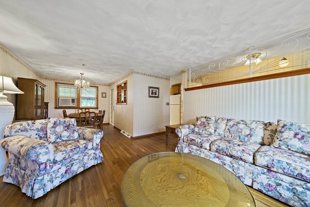 4 Oak Grove Road Randolph, MA 02368 - Photo 9 of 33 Gallery Image 9