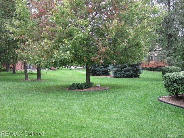 1946 Rainbow Drive Rochester, MI 48306 - Photo 3 of 25 Lovely Rear Yard