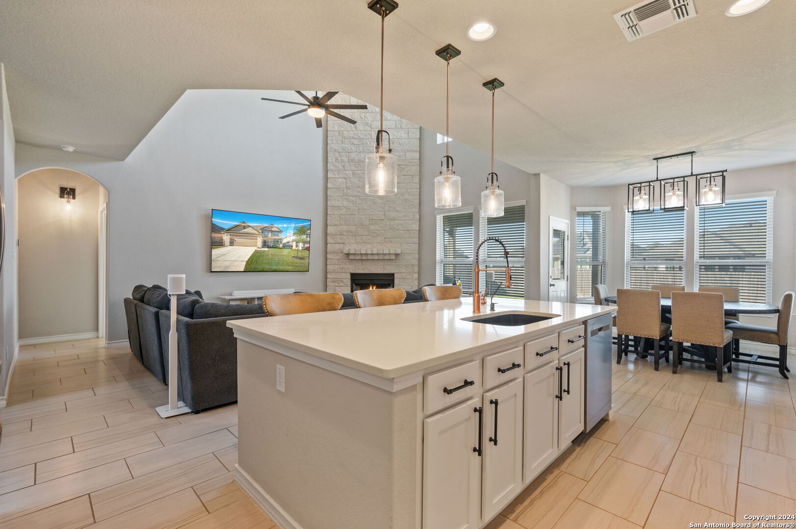 8927 Whimsey Ridge Fair Oaks Ranch, TX 78015 - Photo 5 of 26