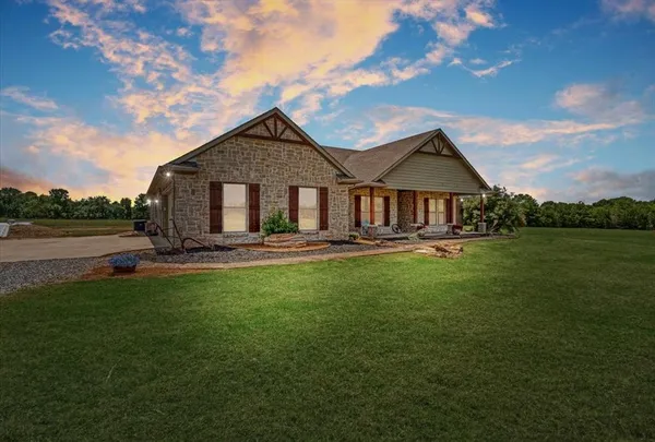 $1,100,000 | 516 Springtown Road, Van Alstyne, TX 75495