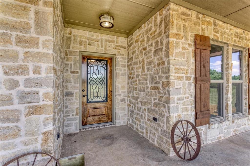 516 Springtown Road Van Alstyne, TX 75495 - Photo 6 of 40 a view of entryway with a wall