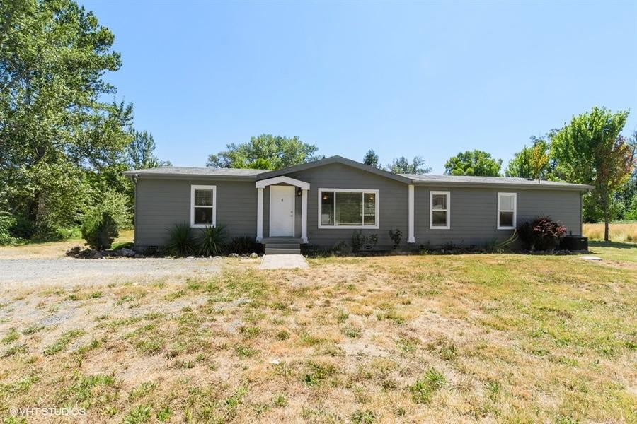 3023 New Hope Road Grants Pass, OR 97527 - Photo 1 of 25 Front