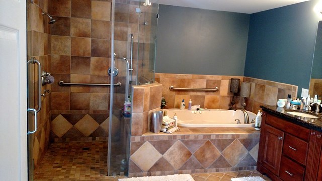 7808 Whittle Road Macon, GA 31220 - Photo 7 of 20 a utility room with a washer and dryer