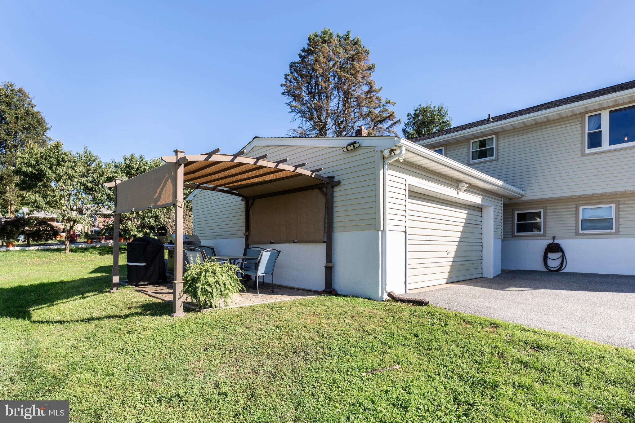 2108 Hanover Pike Hampstead, MD 21074 - Photo 39 of 51 a view of a house with a yard