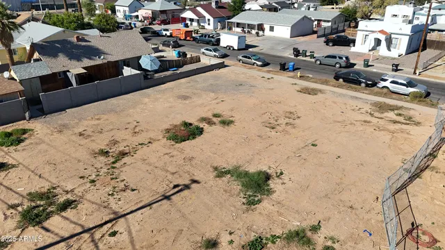 a view of a backyard of the house