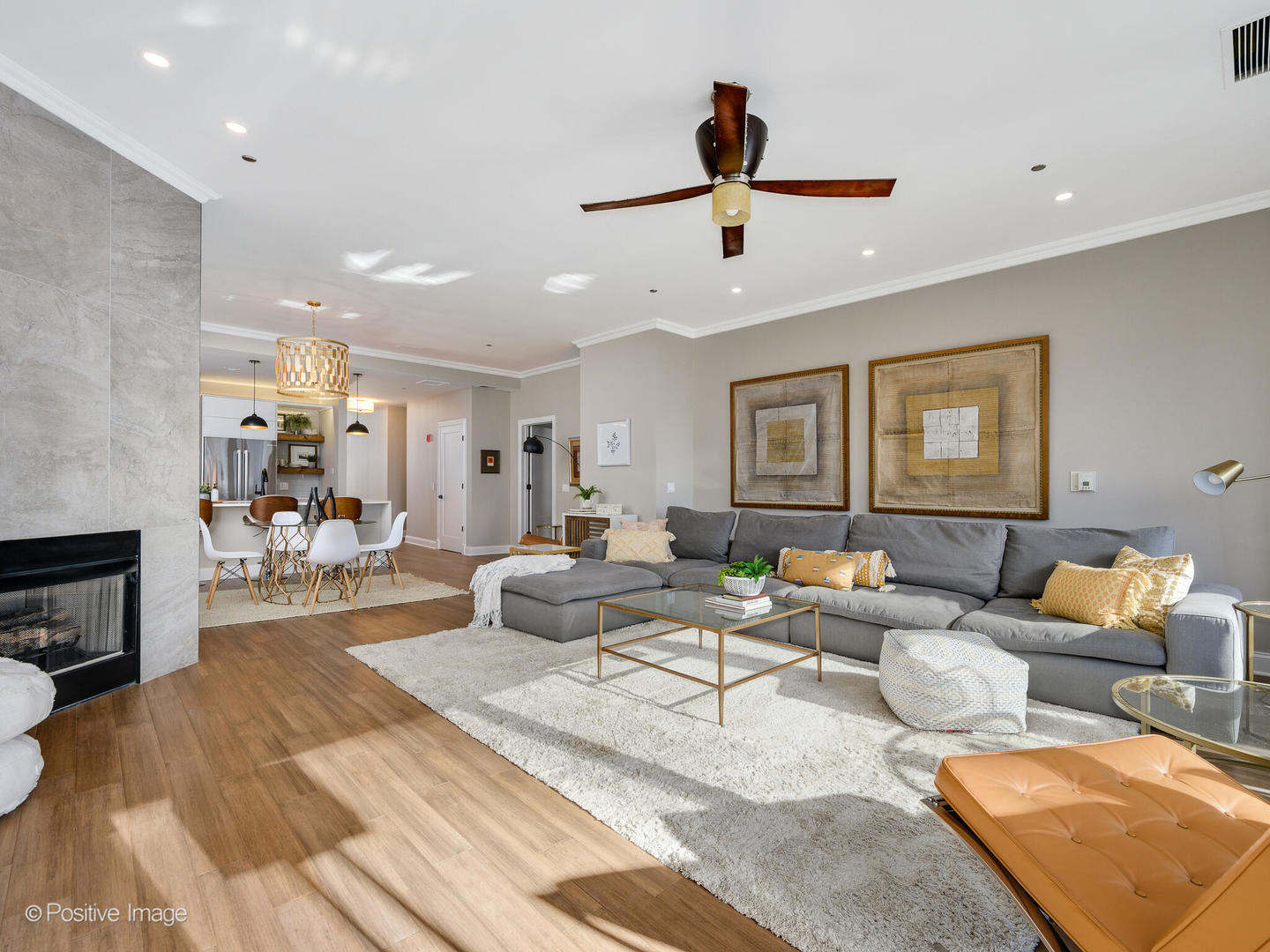 333 North Canal Street, Unit 2003 Chicago, IL 60606 - Photo 11 of 31 a living room with furniture and a table