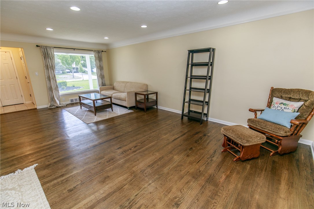 1120 Hansford Road Lyndhurst, OH 44124 - Photo 4 of 35