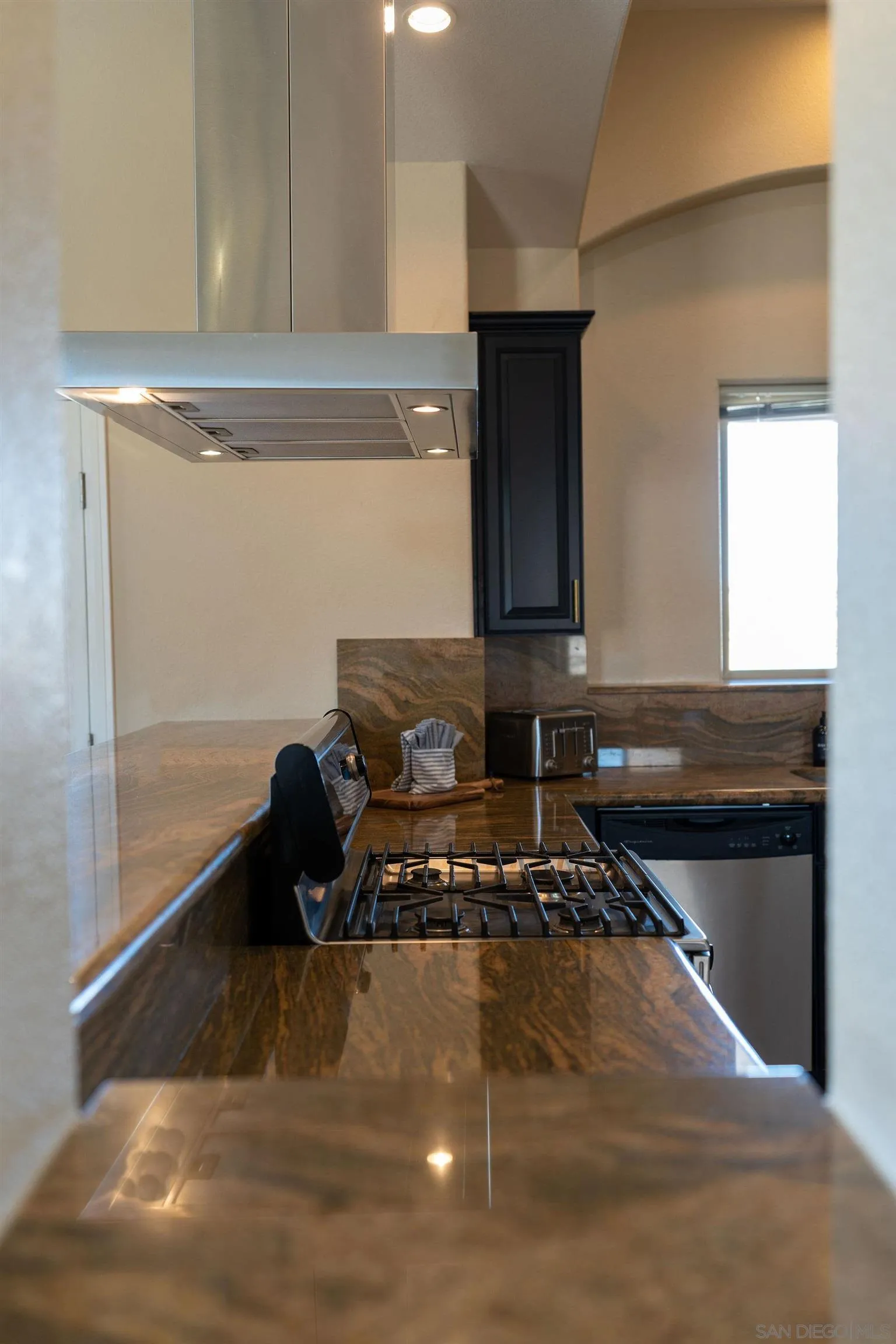 5833 San Rafael Road Yucca Valley, CA 92284 - Photo 13 of 64