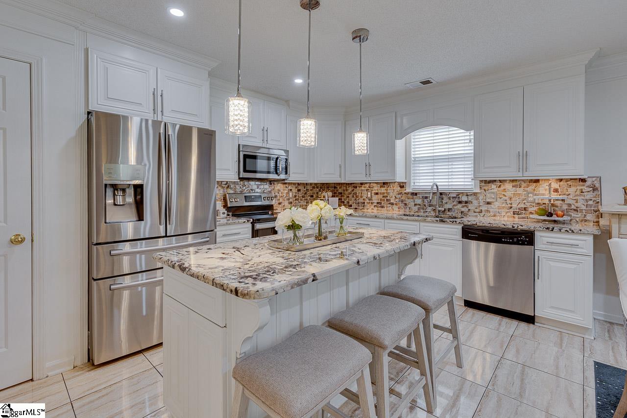 402 Chartwell Drive Greer, SC 29650 - Photo 12 of 36