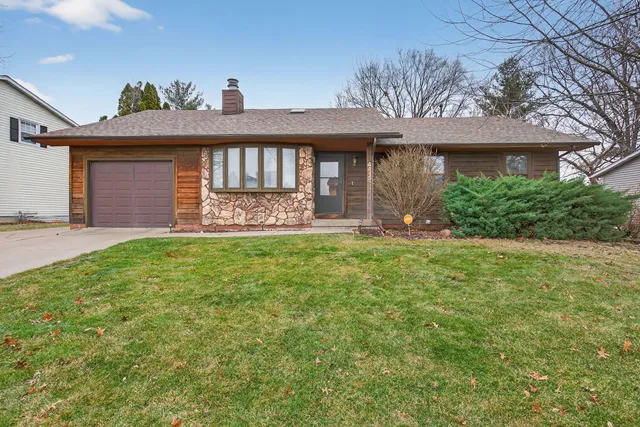 $305,000 | 4415 31st Street, Bettendorf, IA 52722