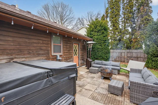 $305,000 | 4415 31st Street, Bettendorf, IA 52722