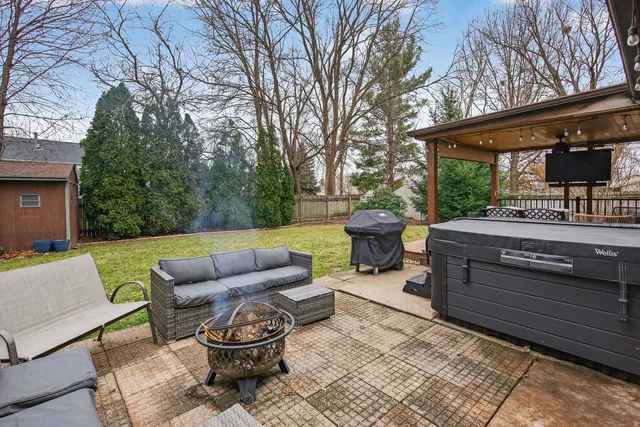 $305,000 | 4415 31st Street, Bettendorf, IA 52722