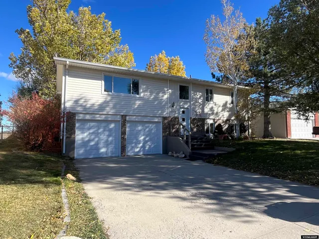 $305,000 | 2058 West Basin Court, Wheatland, WY 82201