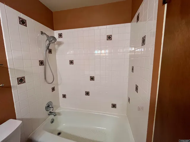 $305,000 | 2058 West Basin Court, Wheatland, WY 82201