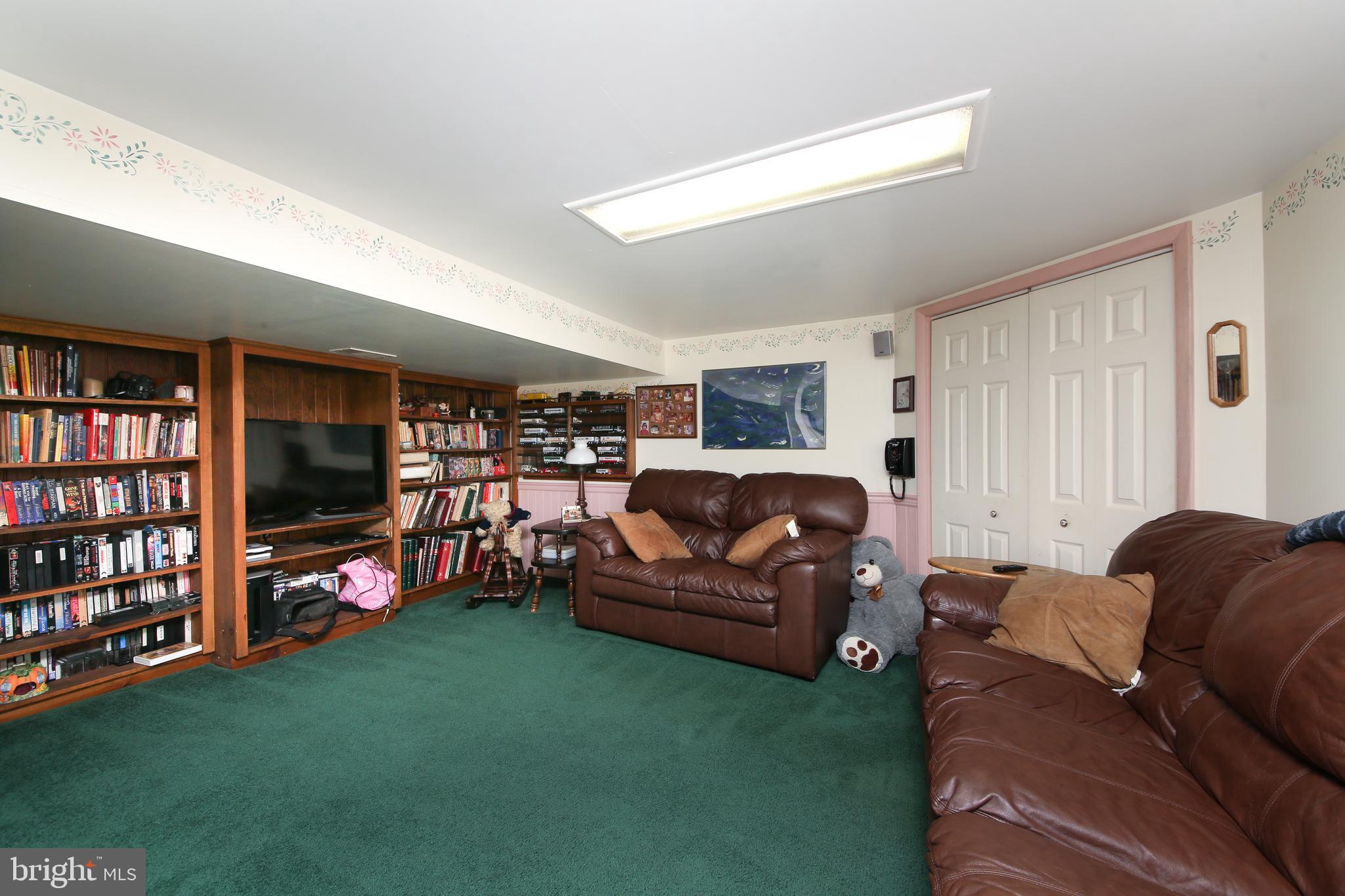 618 Godshall Road Telford, PA 18969 - Photo 18 of 34 Family Room