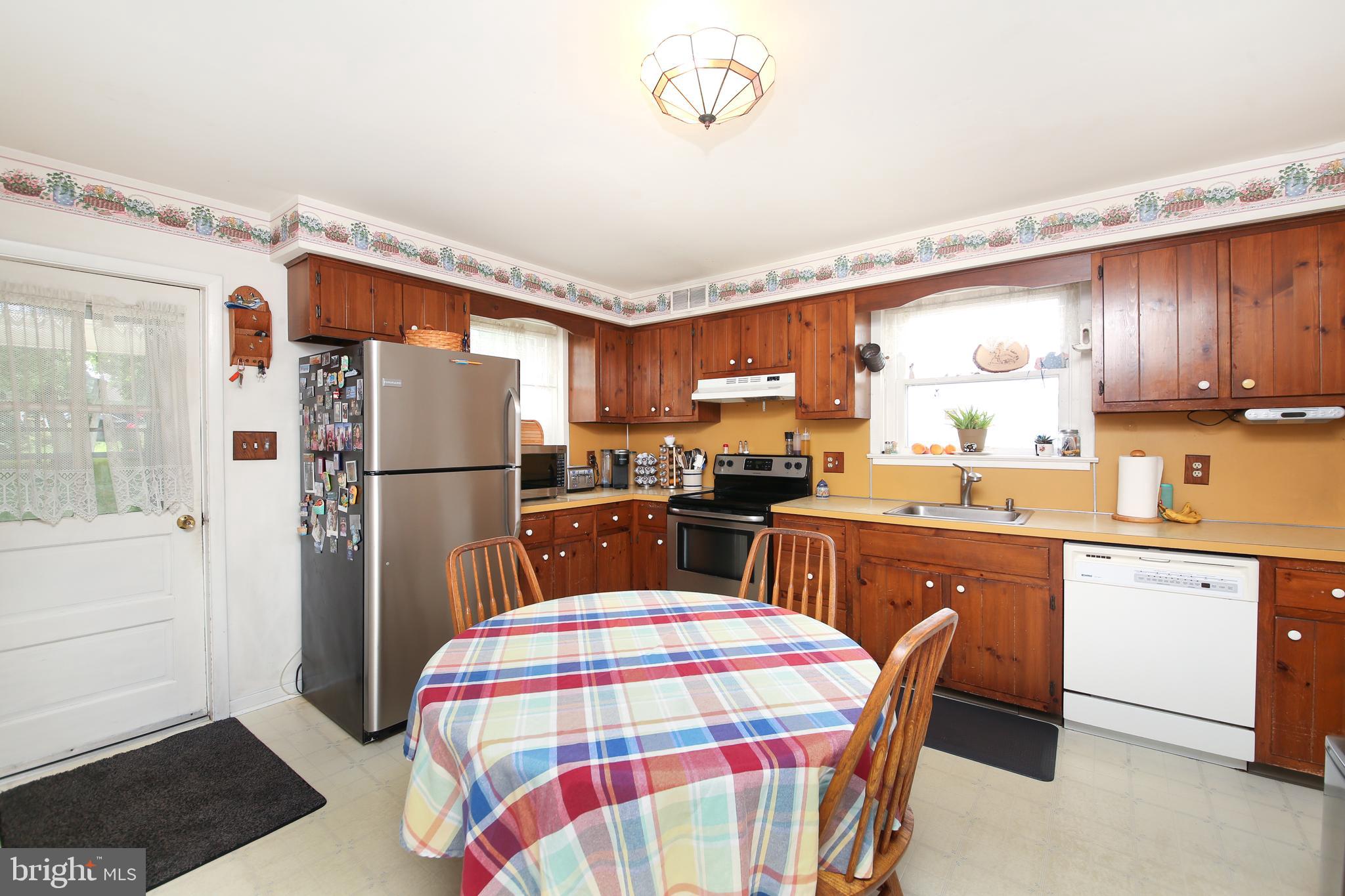 618 Godshall Road Telford, PA 18969 - Photo 7 of 34 Kitchen