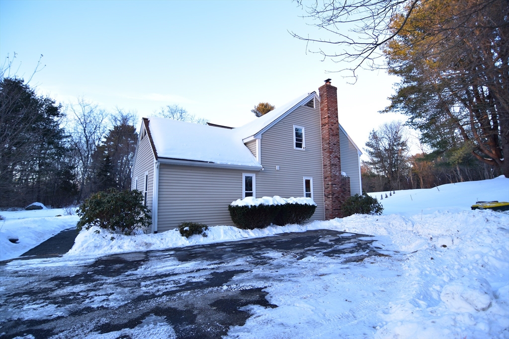 82 Paine Street Bellingham, MA 02019 - Photo 4 of 42