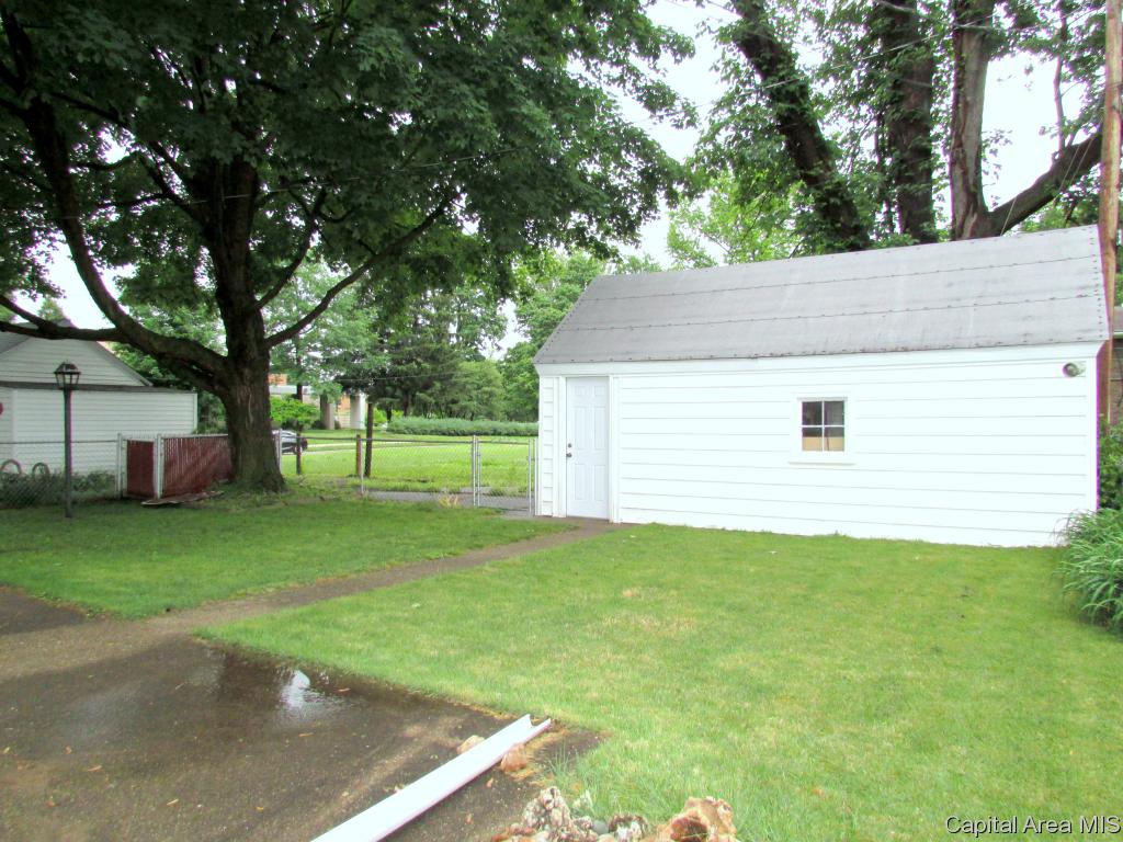 304 South Park Avenue Springfield, IL 62704 - Photo 15 of 16