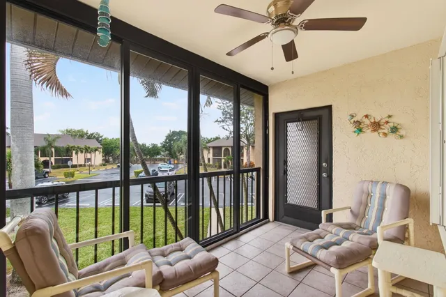 $145,000 | 405 Pine Glen Lane, Unit D2, Greenacres, FL 33463